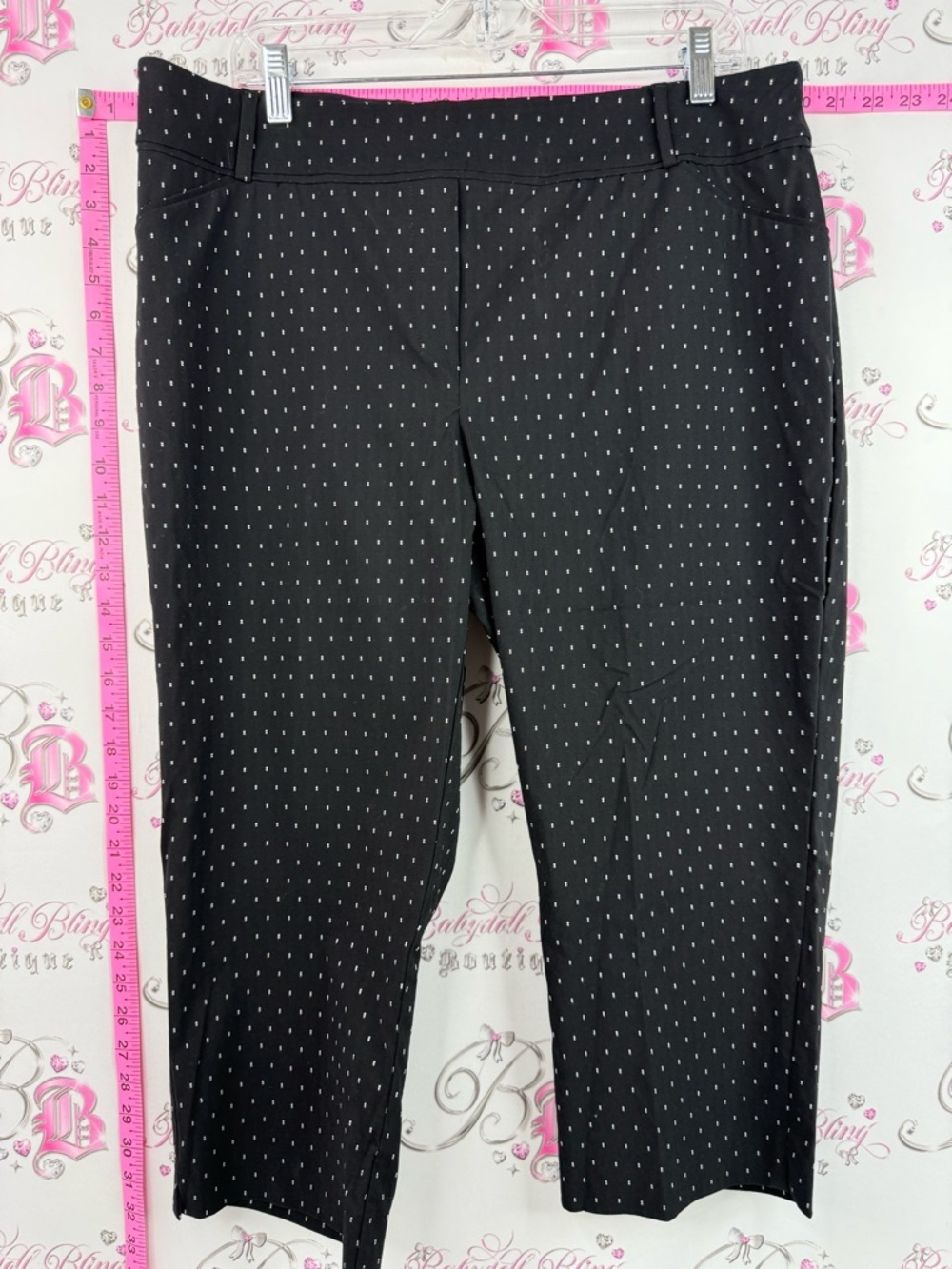 Reitmans capri dotted Black Capri Pants with White Micro Dot Pattern